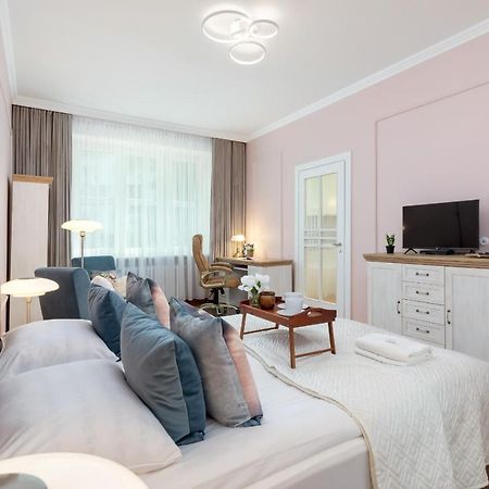 Luxurious & Unique Apartment Mickiewicza Cracow By Renters Prestige Krakau Exterior foto